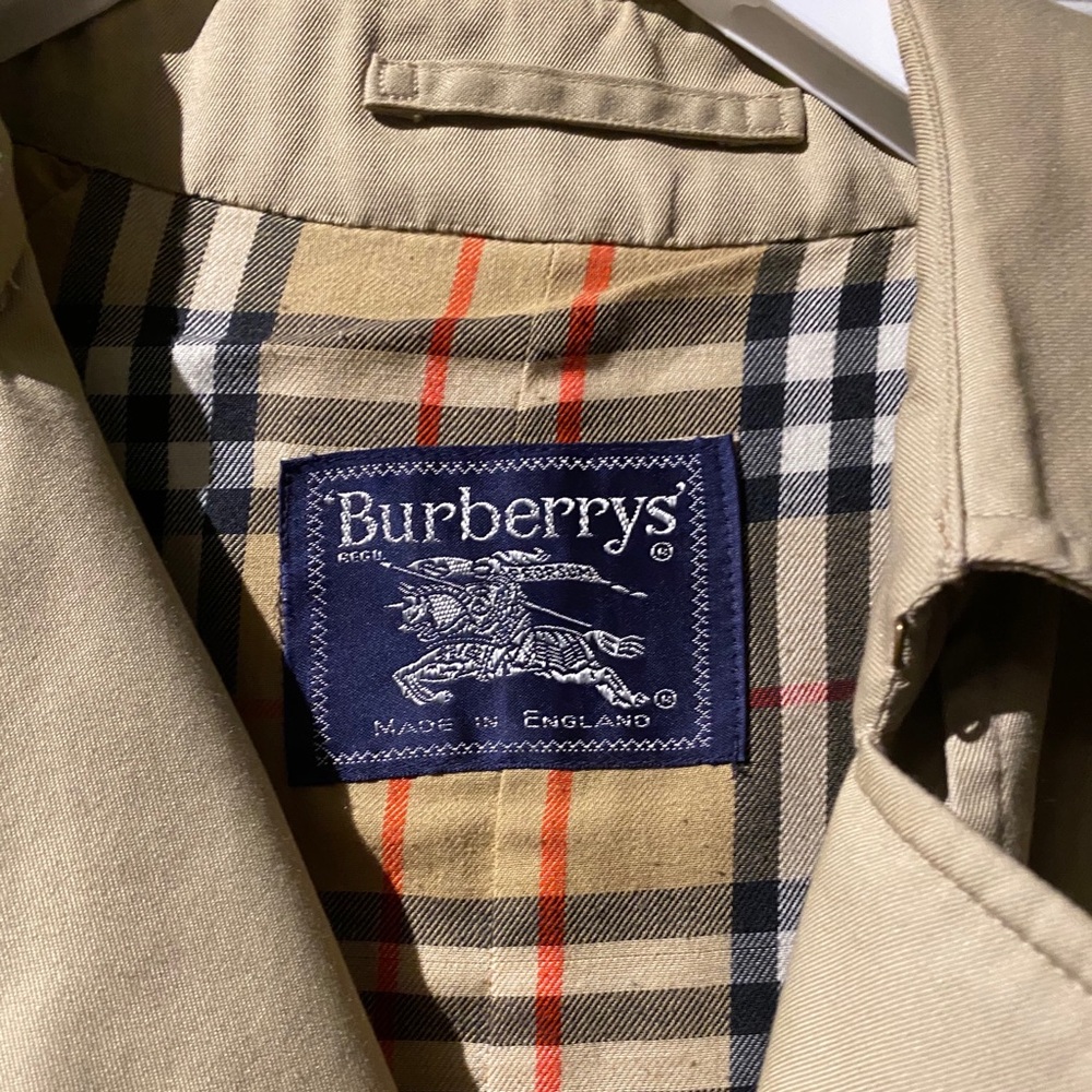 Genuine Vintage Burberry Trench Coat - Picture 2 of 9
